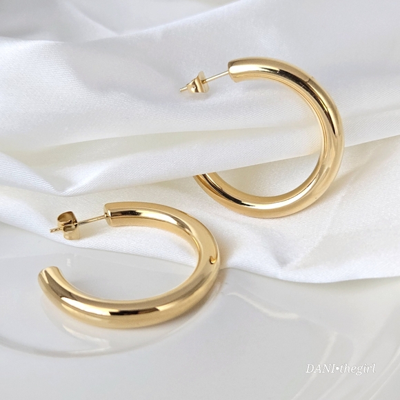NEW Gold Classic Tube Hoops - Picture 4 of 10